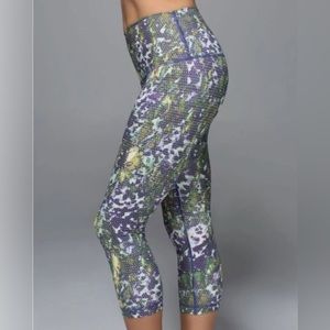 Lululemon Wunder Under Full On Luxtreme Floral High-Rise Crop, Size 6